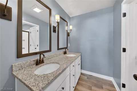 Bath - 224 Harvest Way, Elyria, OH 44035 photo 1 of 2