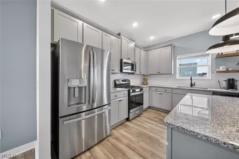 Kitchen - 224 Harvest Way, Elyria, OH 44035 photo 2 of 5