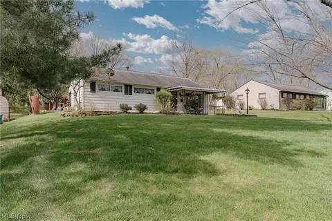 1706 Westwood Dr, Twinsburg, OH 44087