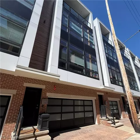 3110 Vine Ct, Cleveland, OH 44113