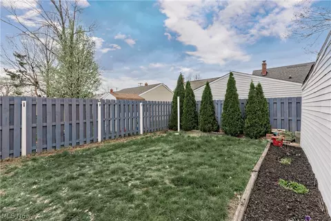 Exterior - 30025 Elgin Rd, Wickliffe, OH 44092 photo 5 of 7