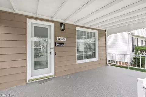 Exterior - 30025 Elgin Rd, Wickliffe, OH 44092 photo 2 of 7