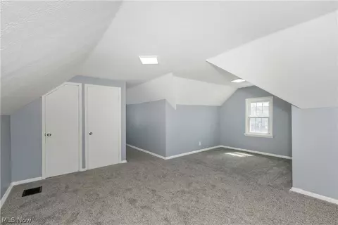 Bedroom - 30025 Elgin Rd, Wickliffe, OH 44092 photo 8 of 11