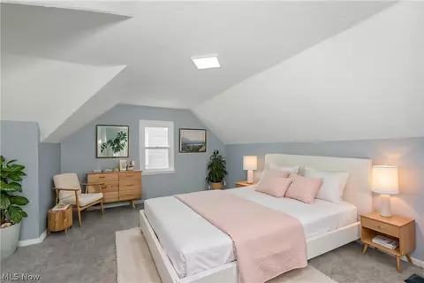Bedroom - 30025 Elgin Rd, Wickliffe, OH 44092 photo 9 of 11