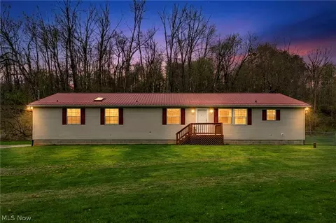 5500 Westbrook St SE, Magnolia, OH 44643