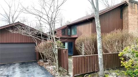 1939 Pine Dr, Kent, OH 44240