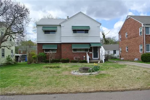 86 88 Greencrest Ter, Akron, OH 44313