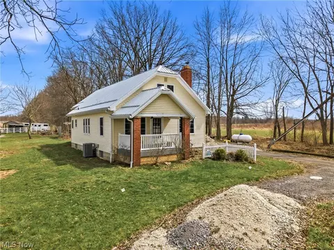 8305 Columbiana Canfield Rd, Canfield, OH 44406