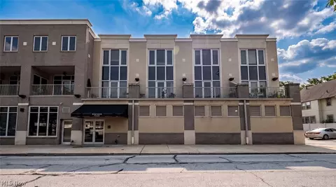 1411 Rosewood Ave #R-208, Lakewood, OH 44107