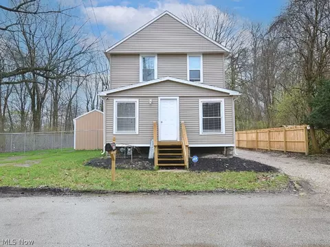 1422 W 30th St, Ashtabula, OH 44004