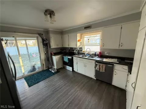 Kitchen - 434 E 4th St, Dover, OH 44622 photo 1 of 2