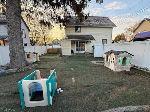 Exterior - 434 E 4th St, Dover, OH 44622 photo 3 of 6