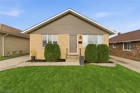 5284 E 102nd St, Garfield Heights, OH 44125