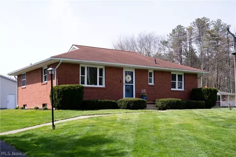 8345 Schubert Ave N, Alliance, OH 44601