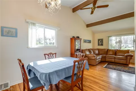 833 Cliffside Dr, Akron, OH 44313 photo 9