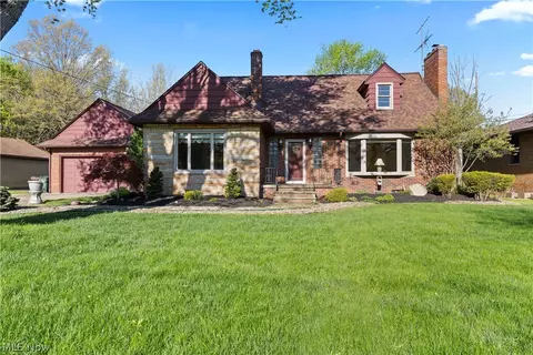 5254 Clinton Ave, Lorain, OH 44055