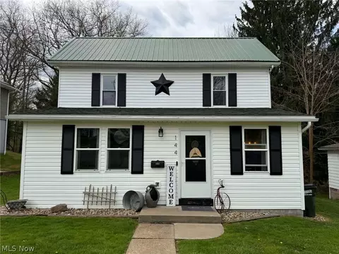 144 2nd St SE, Carrollton, OH 44615