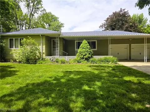 3839 Valacamp SE, Warren, OH 44484