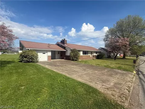 1001 Stadium Dr, Saint Marys, WV 26170