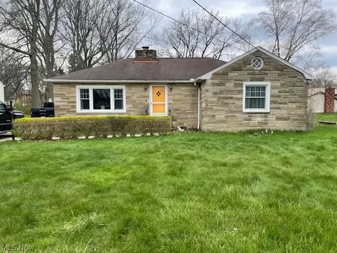 25704 Highland Rd, Richmond Heights, OH 44143