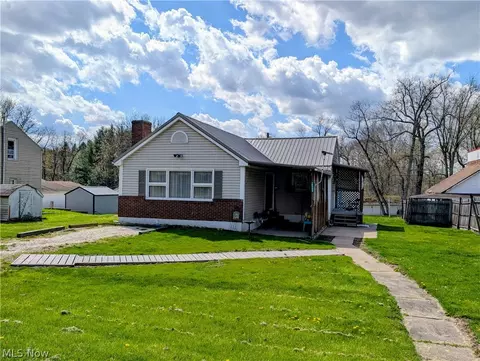 16599 Glenn St, East Liverpool, OH 43920