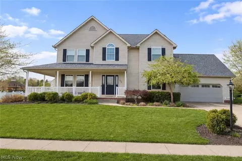635 Hawthorn Dr, Dover, OH 44622