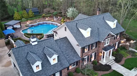 17221 Sagamore Rd, Walton Hills, OH 44146