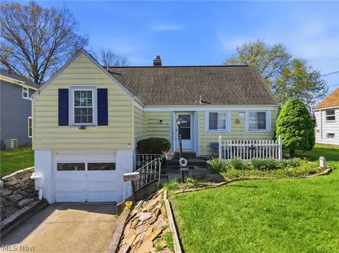 2743 Lincoln Way NW, Massillon, OH 44647