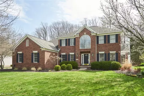 11137 Malvern Dr, North Royalton, OH 44133