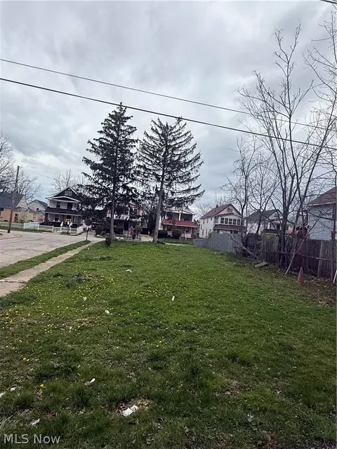 10904 Notre Dame Ave, Cleveland, OH 44104