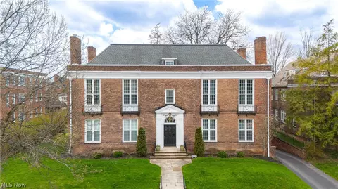 2808 Van Aken Blvd #3, Cleveland, OH 44120
