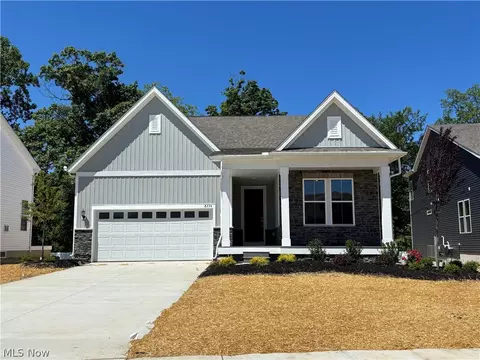 8274 Clydesdale Dr, Mentor, OH 44060