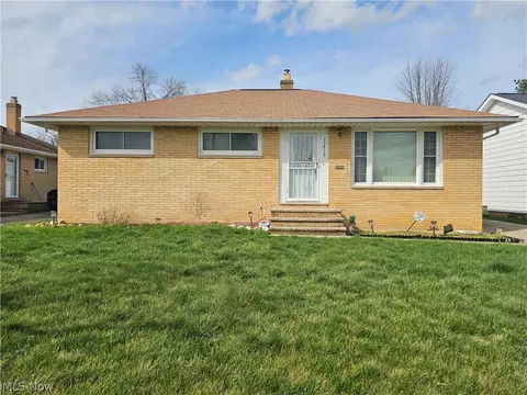 15413 Shirley Ave, Maple Heights, OH 44137