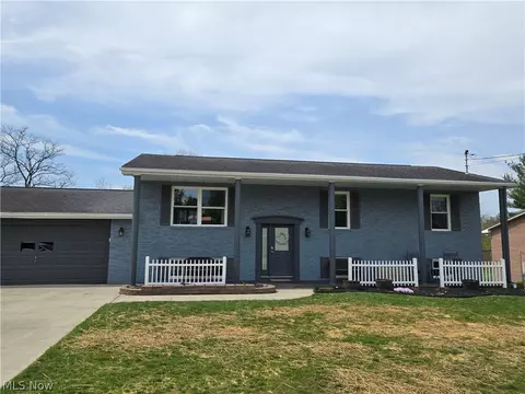 104 Summerset Dr, Marietta, OH 45750