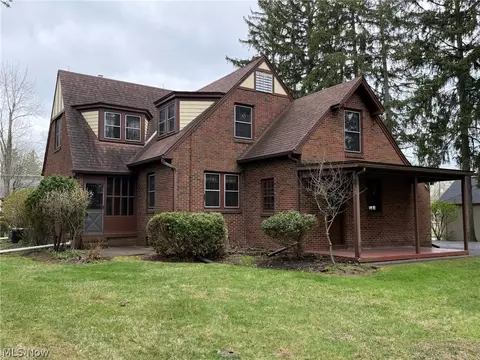 Exterior - 1133 Bellview St NE, Canton, OH 44721 photo 7 of 14