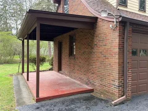 Exterior - 1133 Bellview St NE, Canton, OH 44721 photo 10 of 14