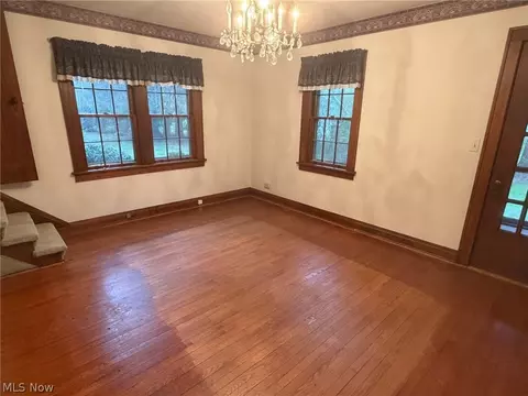 Living - 1133 Bellview St NE, Canton, OH 44721 photo 4 of 6