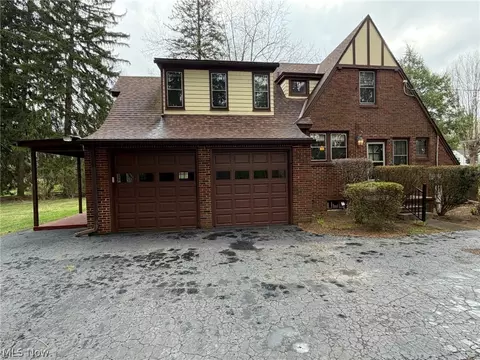Exterior - 1133 Bellview St NE, Canton, OH 44721 photo 9 of 14