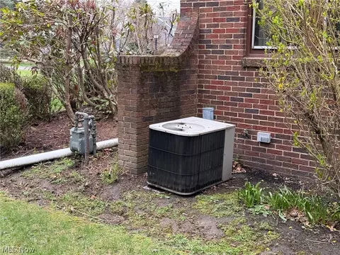 Exterior - 1133 Bellview St NE, Canton, OH 44721 photo 14 of 14