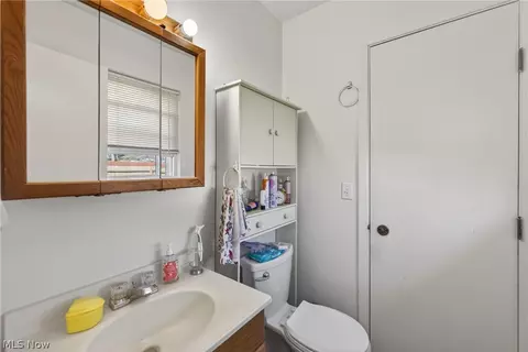 Bath - 5709 Davis Dr, Mentor, OH 44060 photo 1 of 3