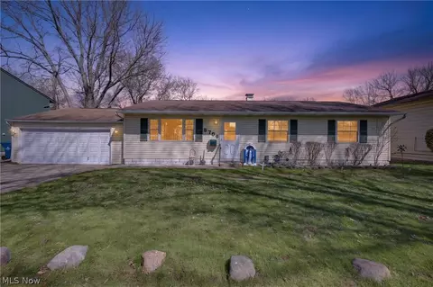 Exterior - 5709 Davis Dr, Mentor, OH 44060 photo 2 of 6
