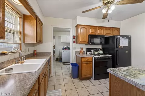 Kitchen - 5709 Davis Dr, Mentor, OH 44060 photo 1 of 5