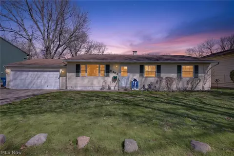 5709 Davis Dr, Mentor, OH 44060 photo 4
