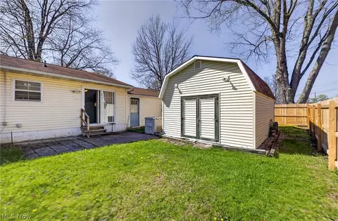 Exterior - 5709 Davis Dr, Mentor, OH 44060 photo 4 of 6