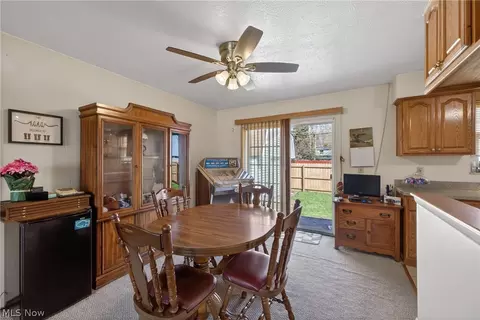Dining - 5709 Davis Dr, Mentor, OH 44060 photo 2 of 4