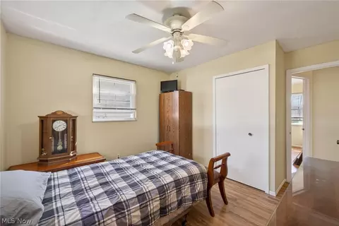 Bedroom - 5709 Davis Dr, Mentor, OH 44060 photo 2 of 6