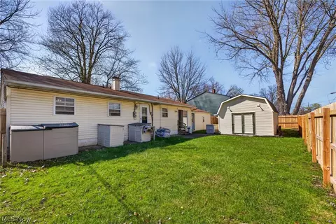 Exterior - 5709 Davis Dr, Mentor, OH 44060 photo 5 of 6