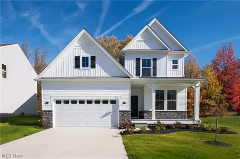 3831 Golden Wood Way, Uniontown, OH 44685