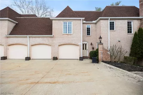 4190 E Normandy Park Dr, Medina, OH 44256
