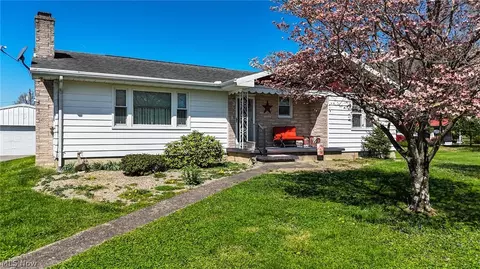 35 Poinciana St, Newport, OH 45768